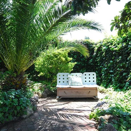 Holiday home Vintage In Lisbon With Pool Soudos