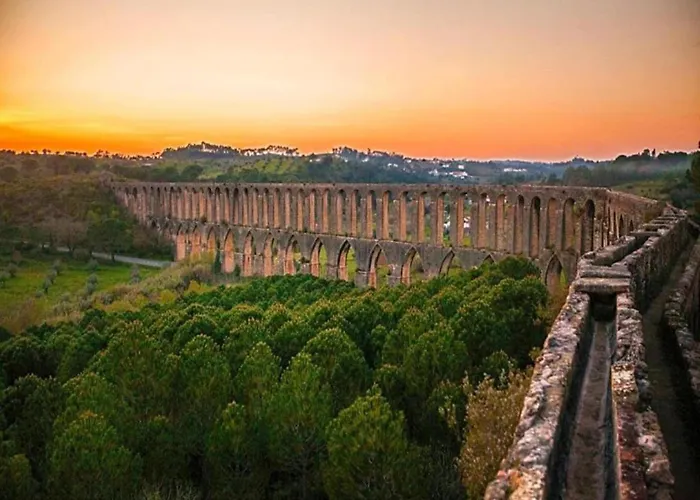 別荘 Vintage In Lisbon With Pool *